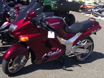 ZX-11D1 1.jpg (966.51 KiB) Viewed 30500 times Second ZX-11D -first was bone-stock and beautiful too. RIP