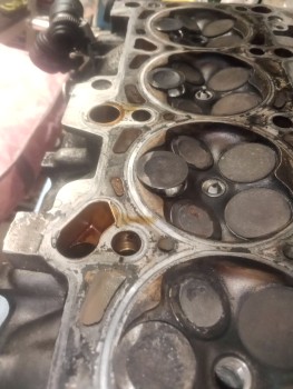 Dem be some bent valves... Stupid interference design...